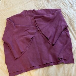Purple boutique sweater
Size L
Great used condition